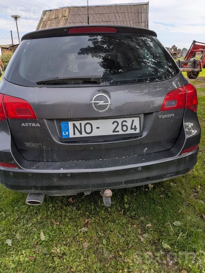 Opel Astra 2011 photo 4