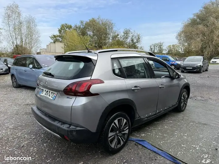 Peugeot 2008 2017 photo 4