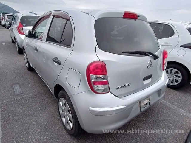 Nissan March 2011 photo 3