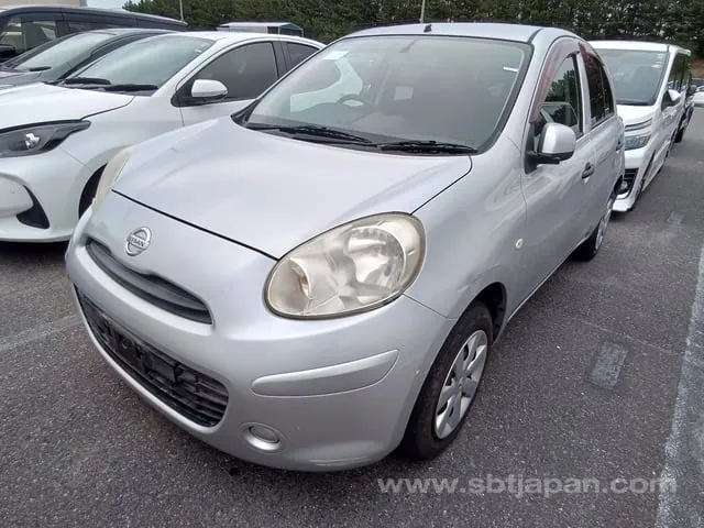 Nissan March 2011 photo 2