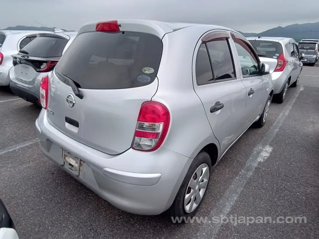 Nissan March 2011 photo 4