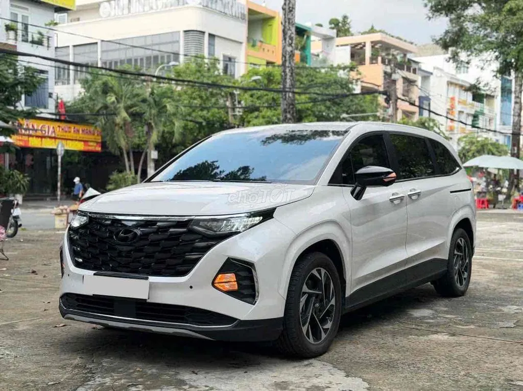 Hyundai Custin