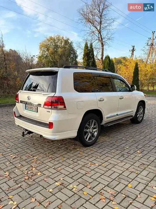 Toyota Land Cruiser 2012 photo 4