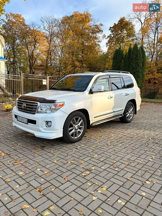 Toyota Land Cruiser 2012 photo 2