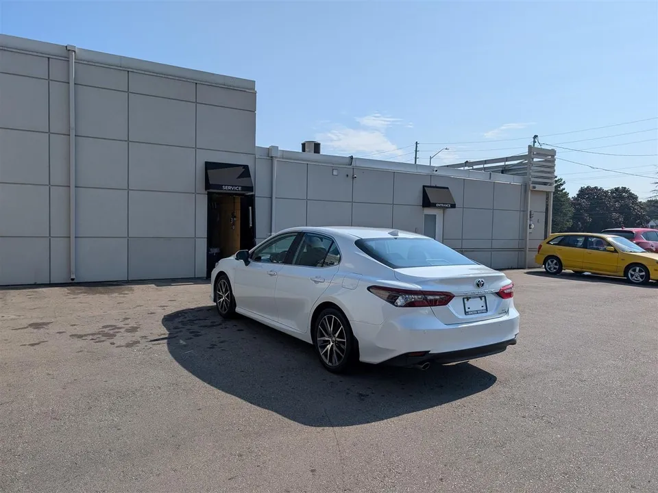 Toyota Camry 2022 photo 3