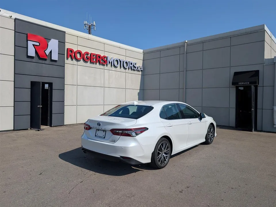 Toyota Camry 2022 photo 5