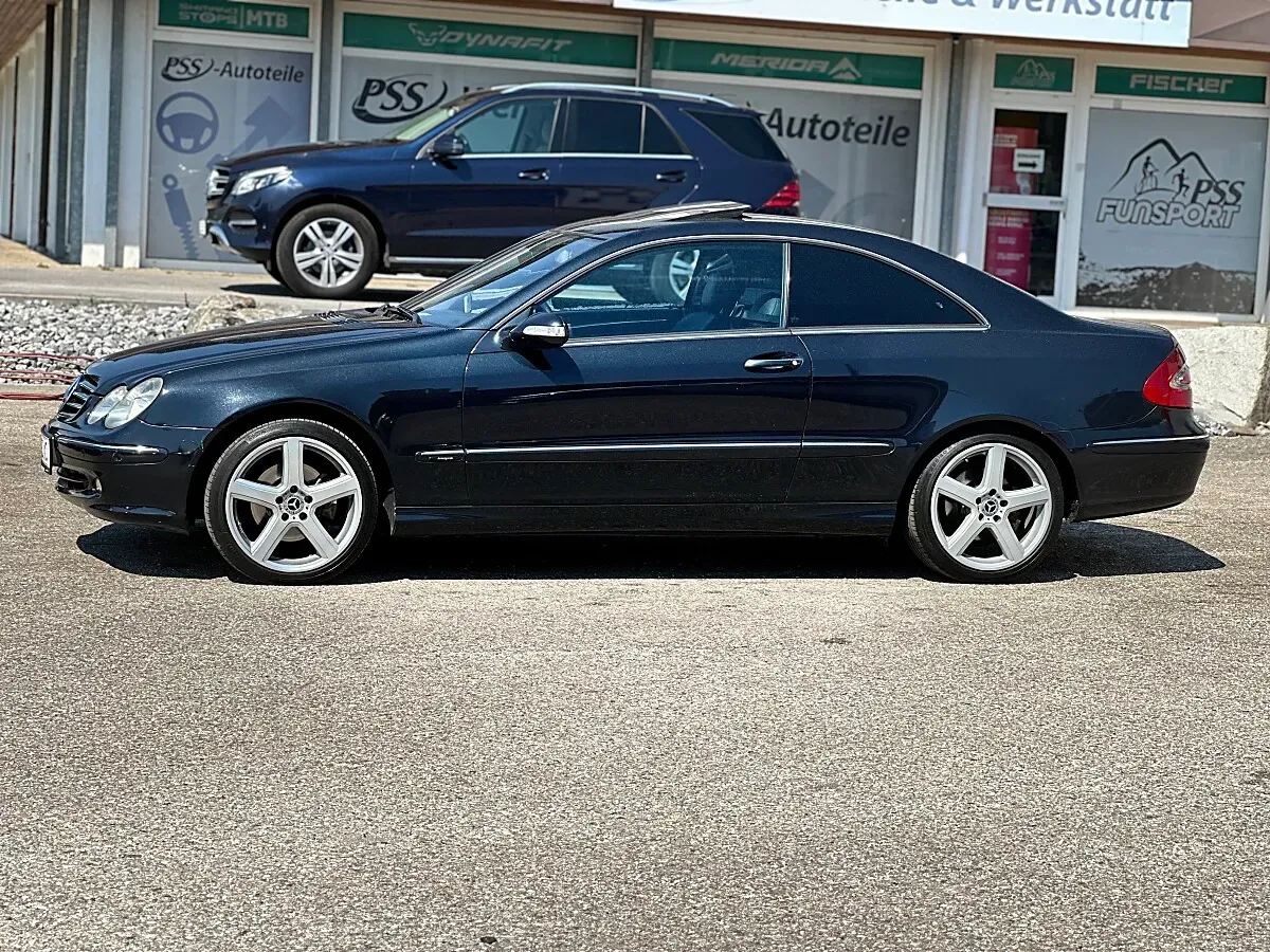 Mercedes-Benz Clk-Class 2003 photo 2