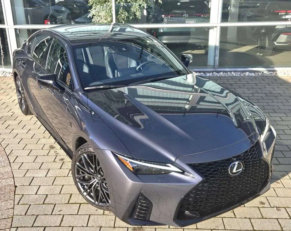 Lexus Is 2026 photo 4