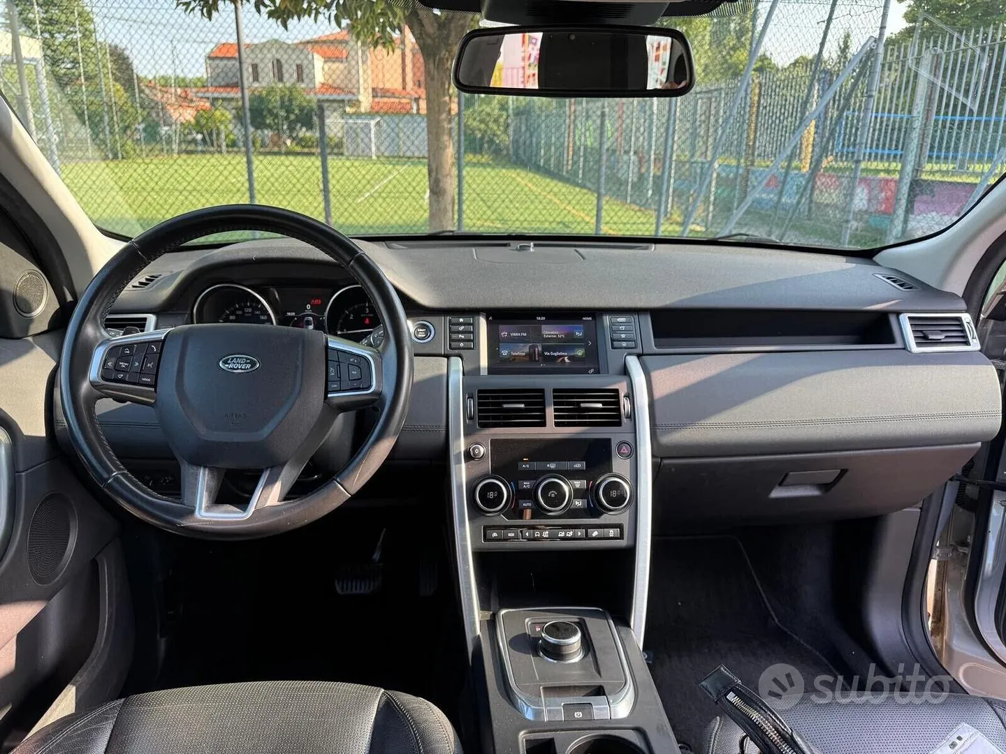 Land Rover Discovery Sport 2017 photo 5
