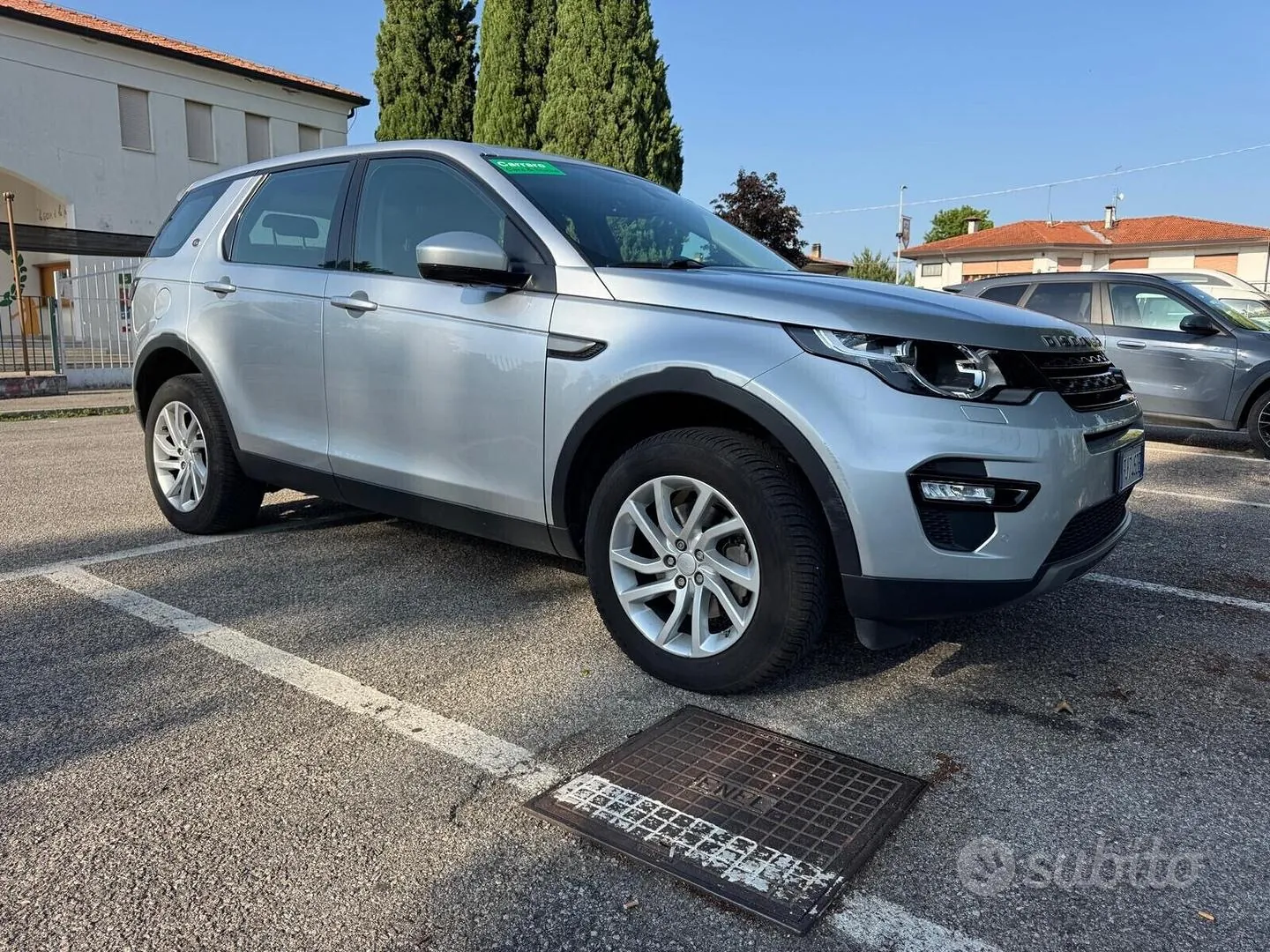 Land Rover Discovery Sport 2017 photo 2