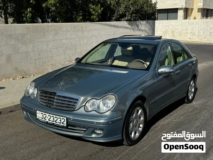 Mercedes-Benz C-Class 2006 photo 2