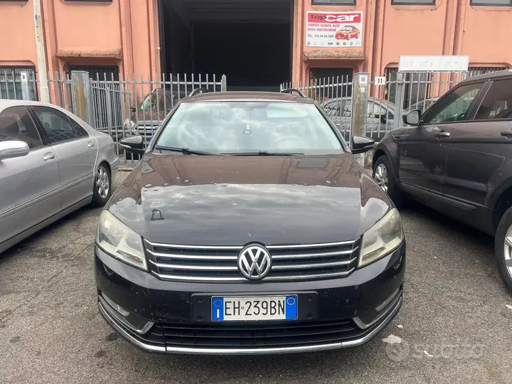 Volkswagen Passat 2011 photo 2