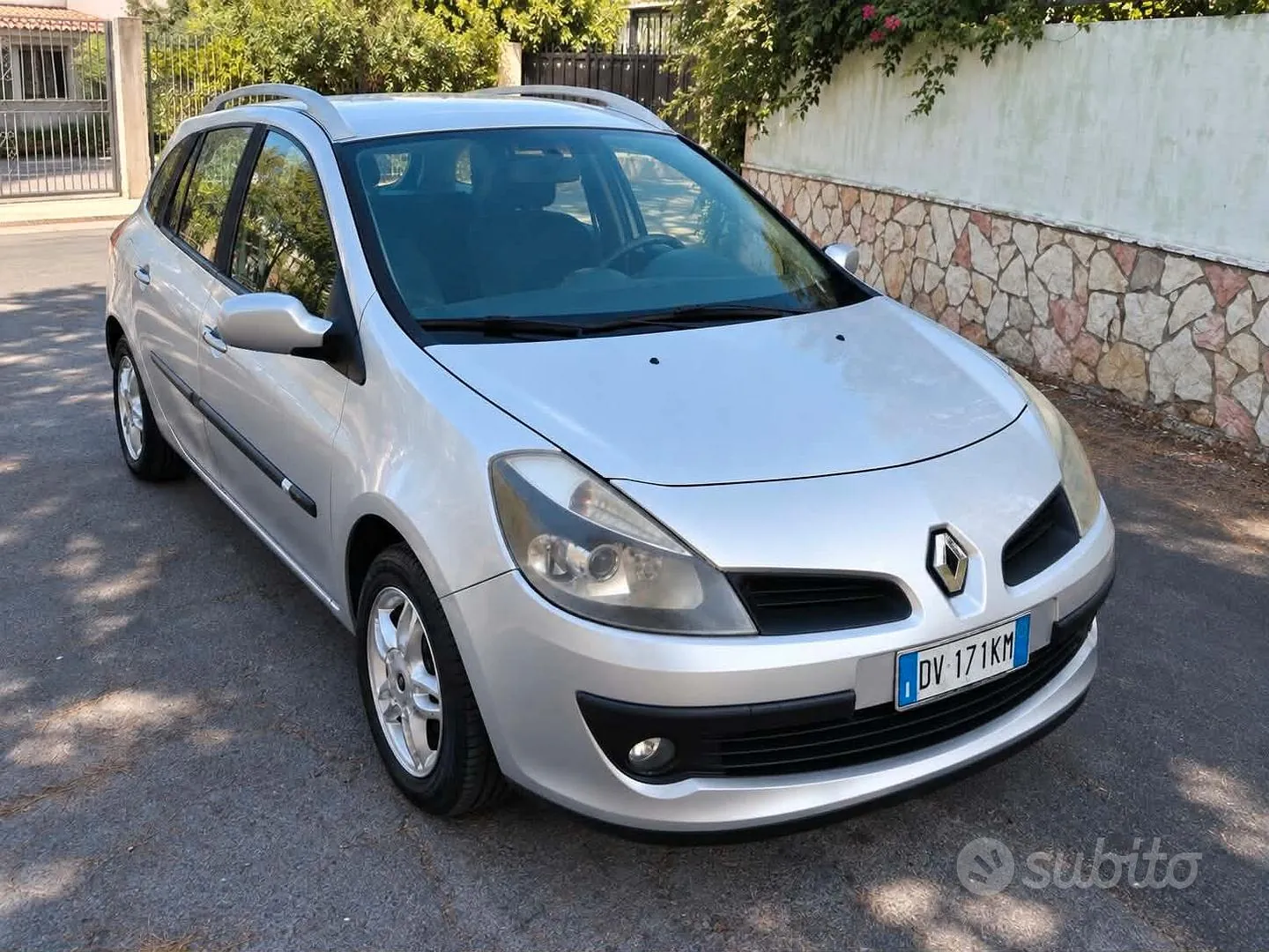 Renault Clio 2009 photo 2