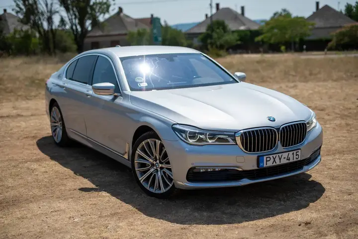 BMW 7 Series 2016 photo 3