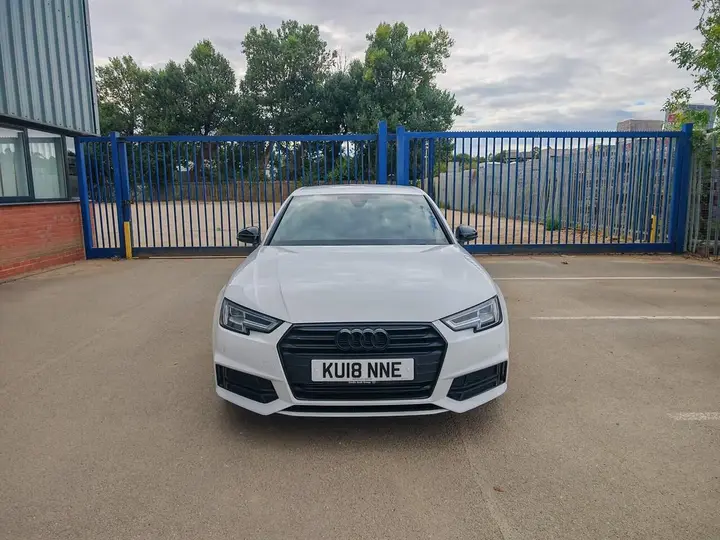 Audi A4 2018 photo 4