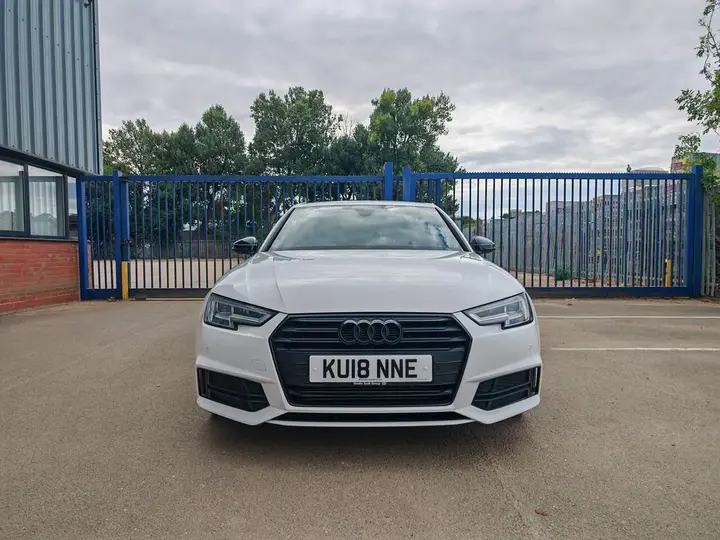 Audi A4 2018 photo 3