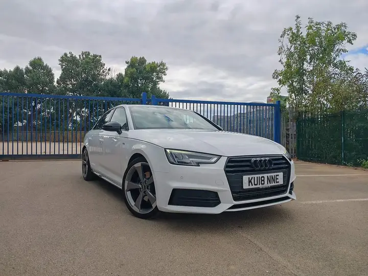 Audi A4 2018 photo 2
