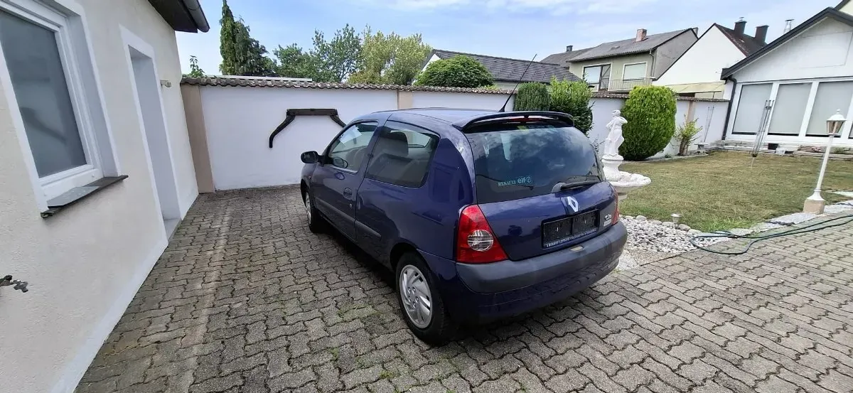 Renault Clio 2002 photo 2