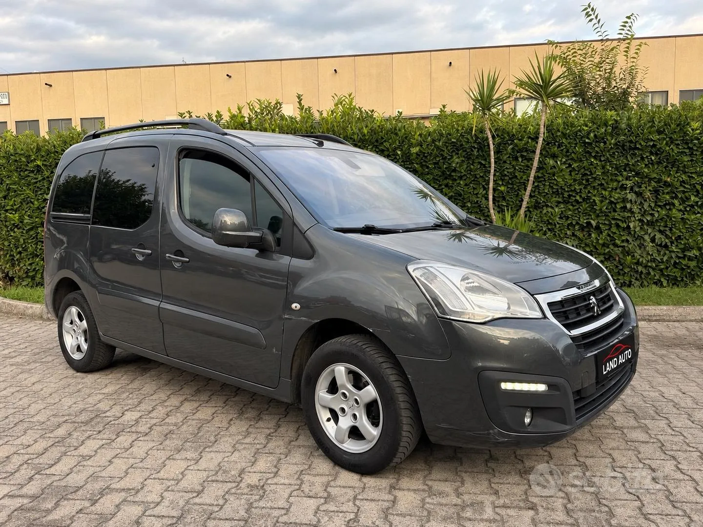 Peugeot Partner 2016 photo 2