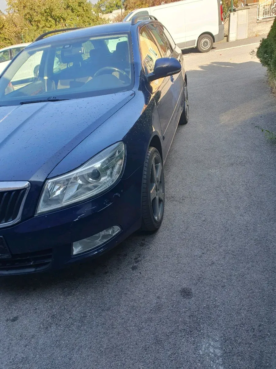 Skoda Octavia 2013 photo 2