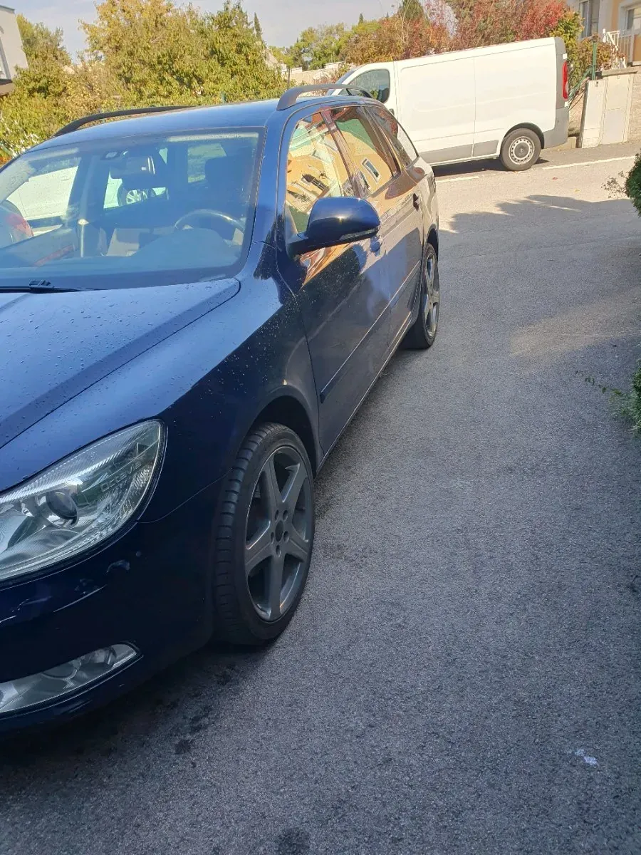 Skoda Octavia 2013 photo 3