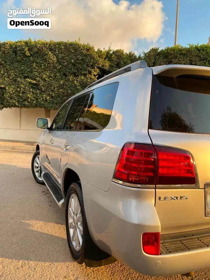 Lexus Lx570 2010 photo 3