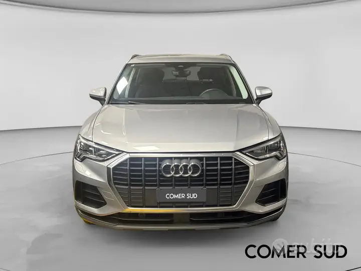 Audi Q3 2022 photo 2