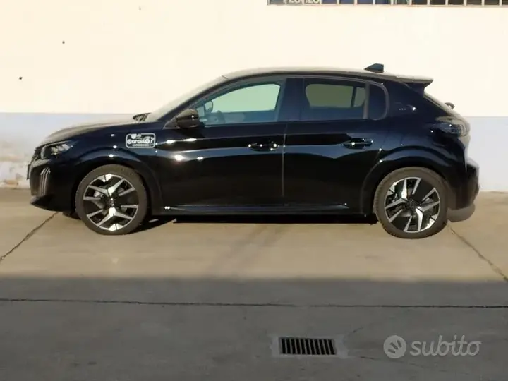 Peugeot 208 2025 photo 3