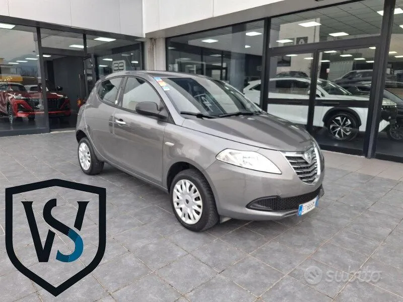 Lancia Ypsilon 2013 photo 2