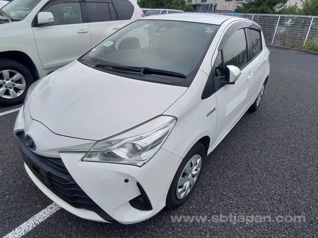 Toyota Vitz 2019 photo 2