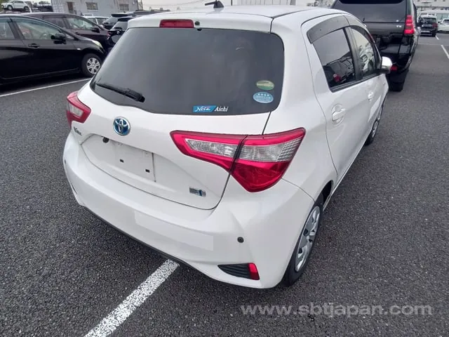Toyota Vitz 2019 photo 4