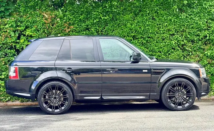 Land Rover Range Rover Sport 2010 photo 3