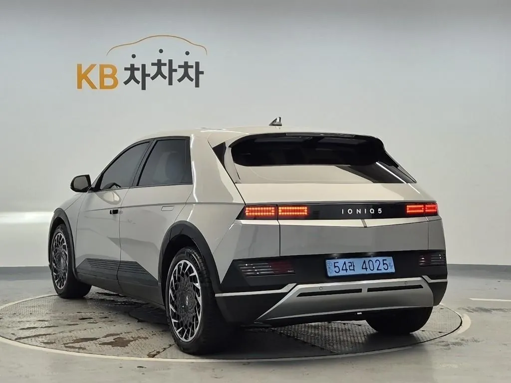 Hyundai Ioniq 5 2023 photo 2