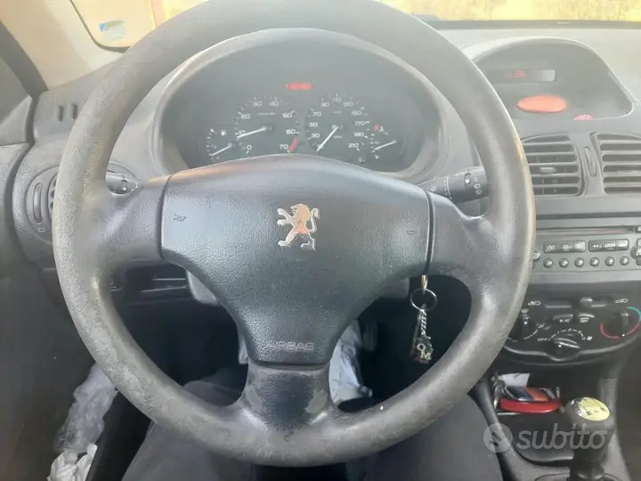 Peugeot 206 2002 photo 4