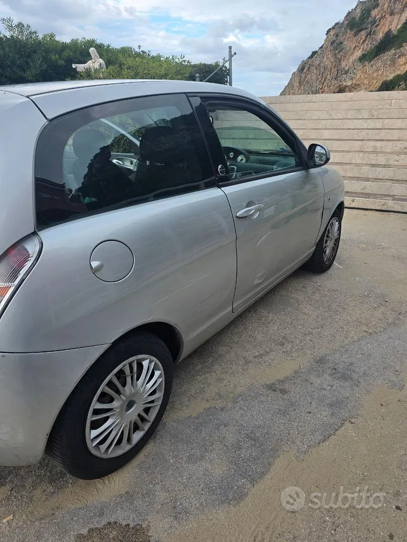 Lancia Ypsilon 2010 photo 4