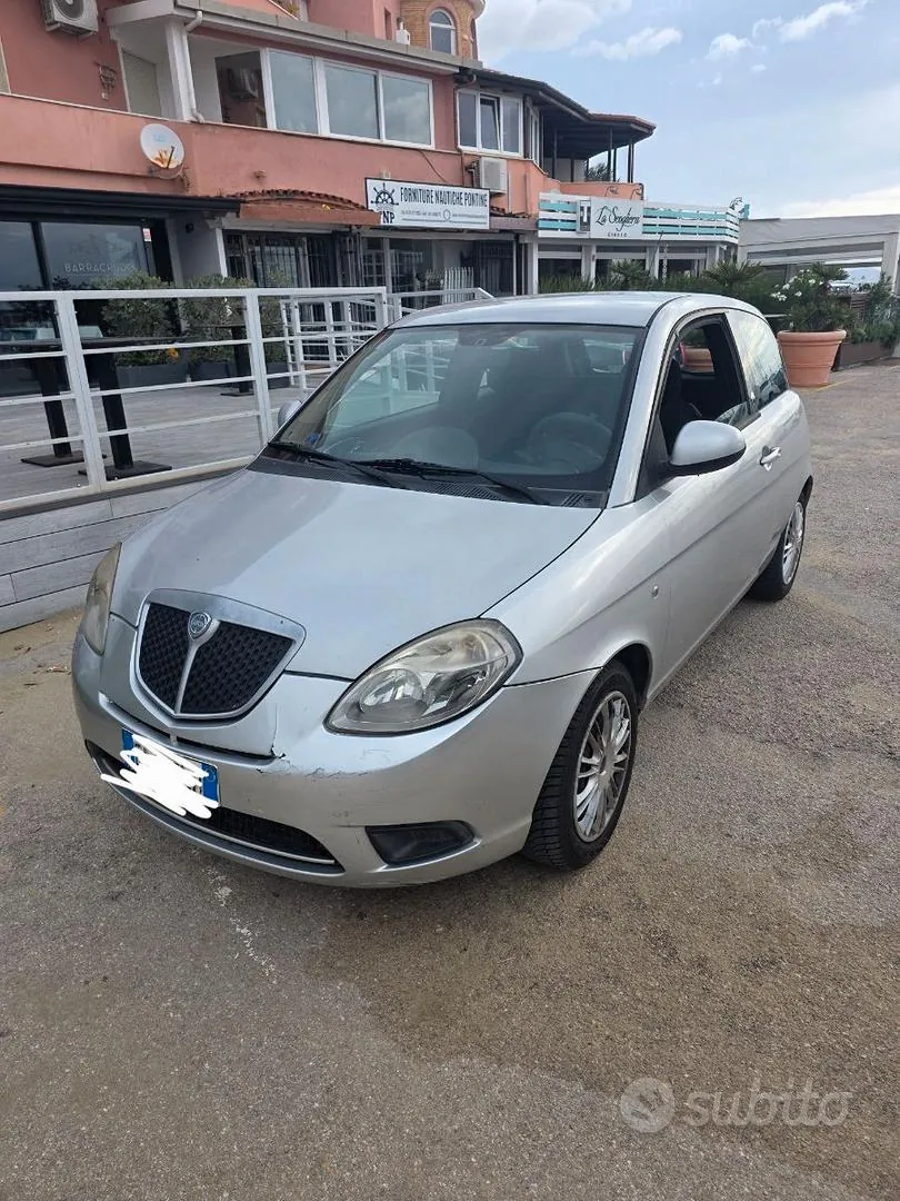Lancia Ypsilon