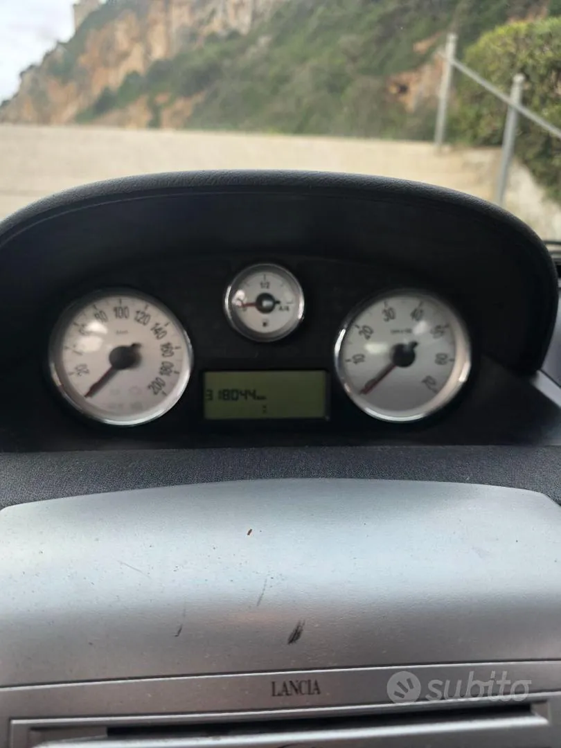 Lancia Ypsilon 2010 photo 5