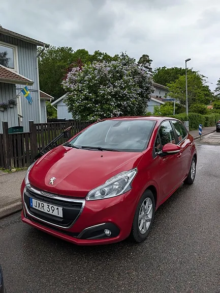 Peugeot 208 2015 photo 2