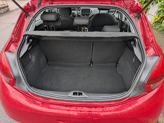 Peugeot 208 2015 photo 5