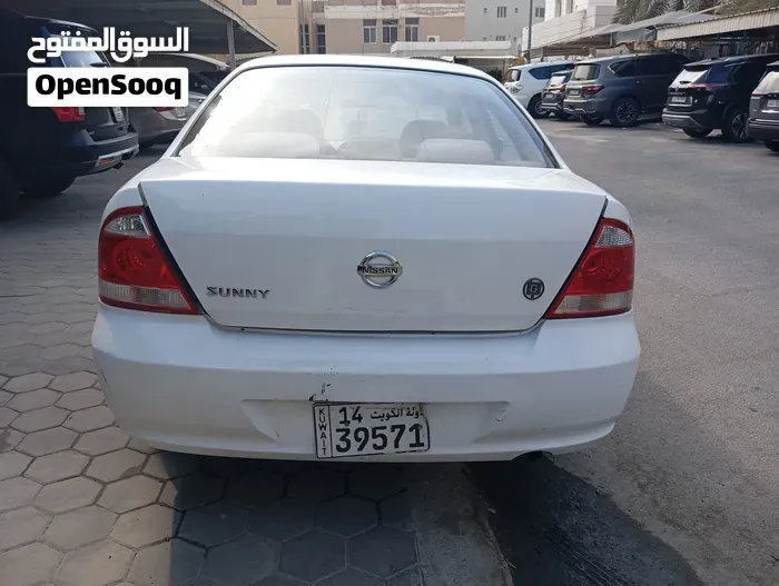 Nissan Sunny 2010 photo 3