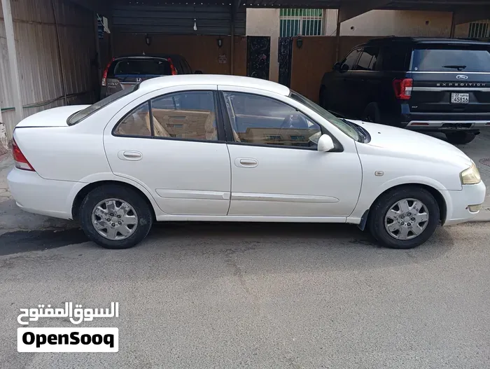 Nissan Sunny 2010 photo 4