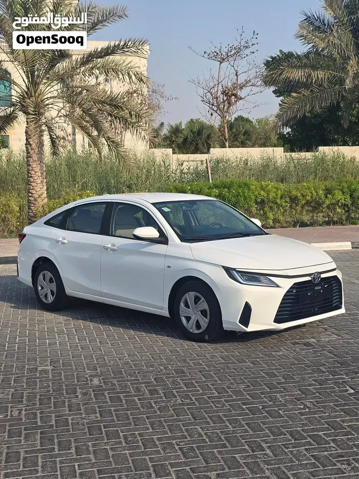 Toyota Yaris 2023 photo 2