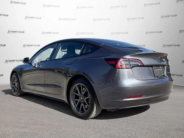 Tesla Model 3 2022 photo 4