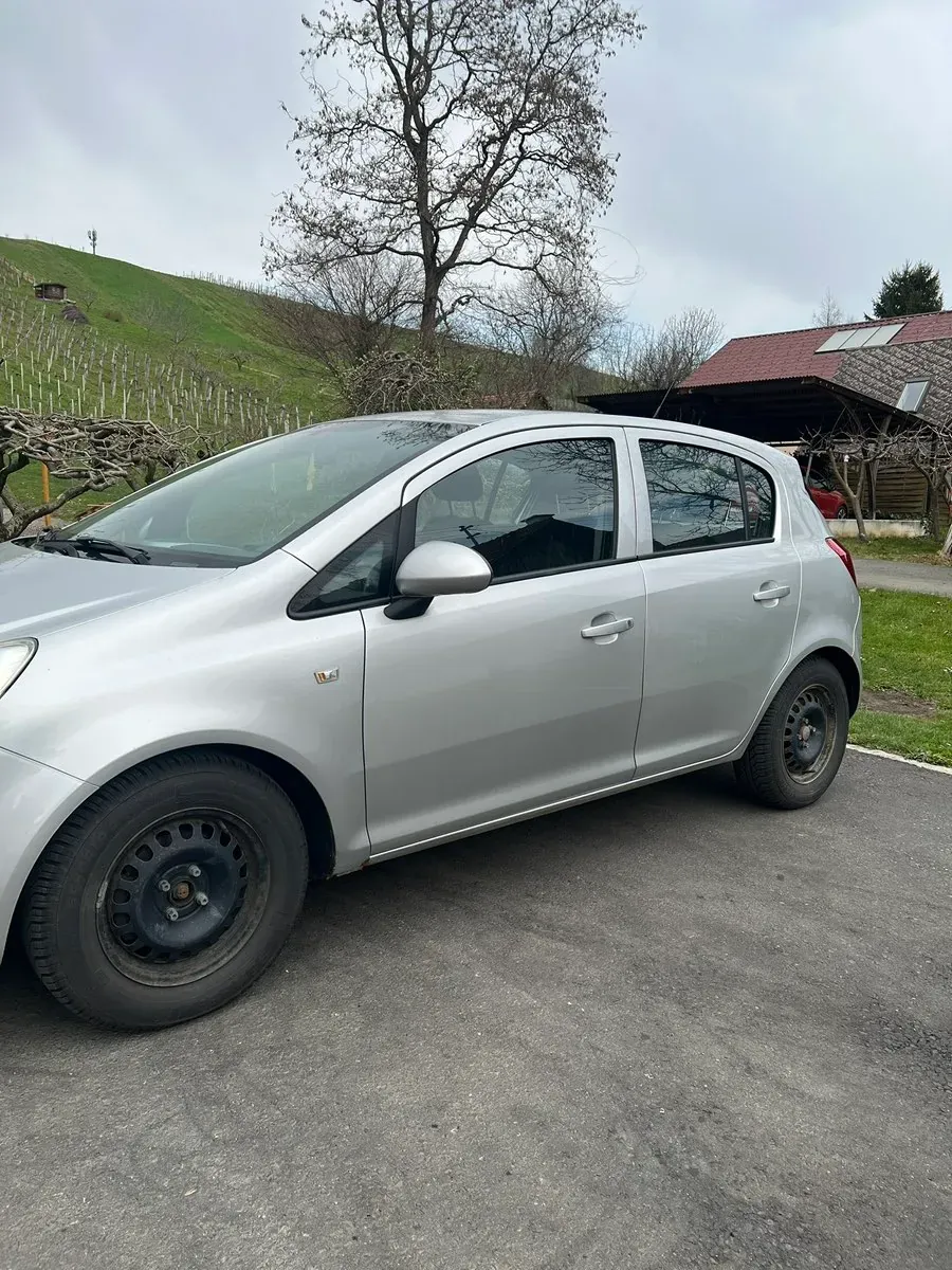 Opel Corsa 2009 photo 2