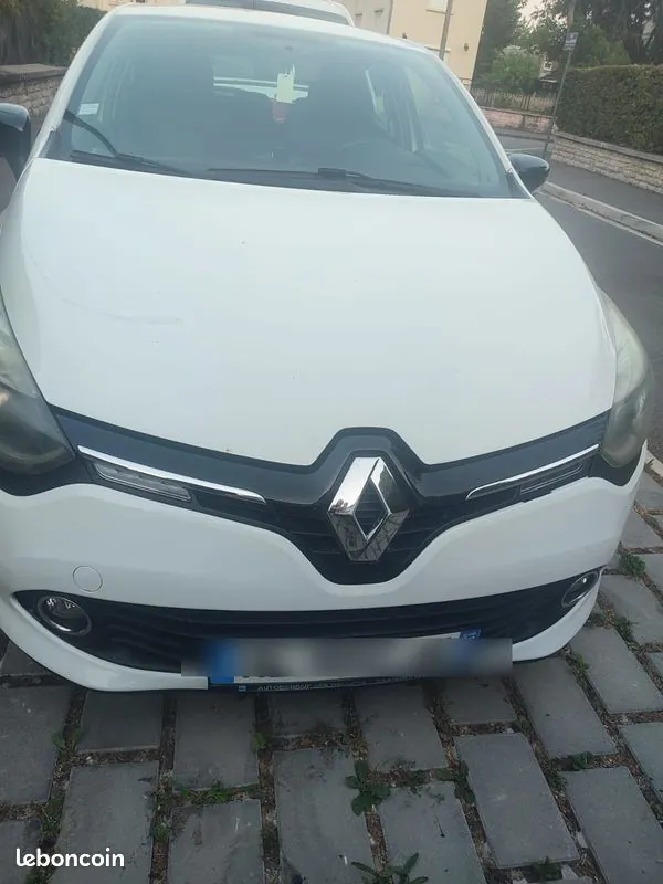 Renault Clio 2015 photo 2