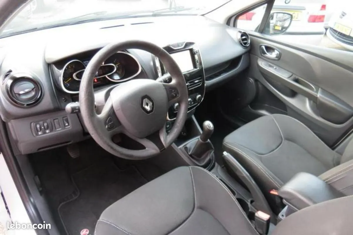 Renault Clio 2015 photo 3