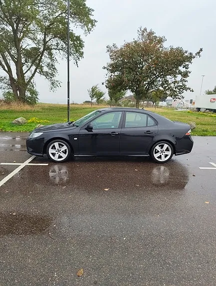 Saab 9-3 2011 photo 3