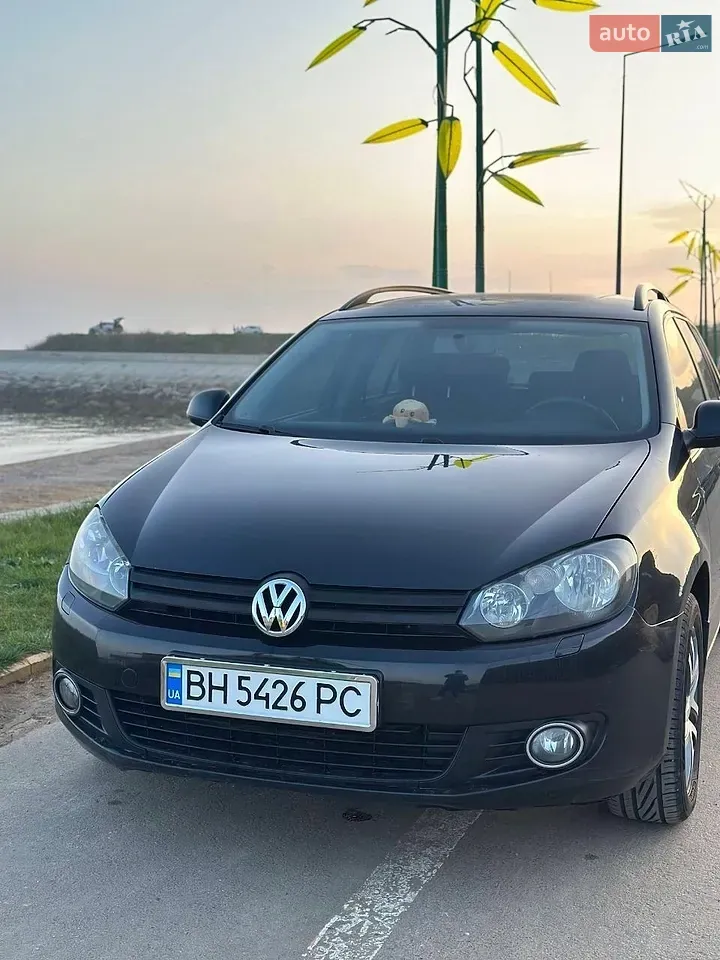 Volkswagen Golf 2010 photo 5