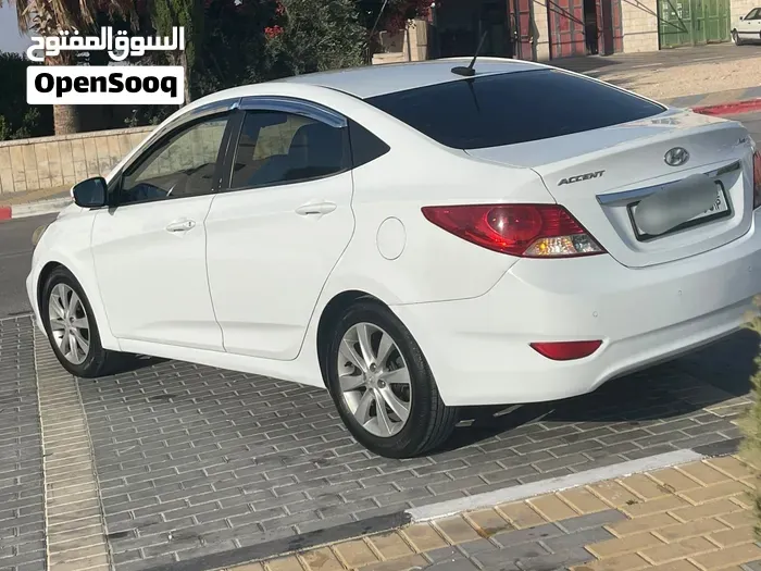 Hyundai Accent 2014 photo 3