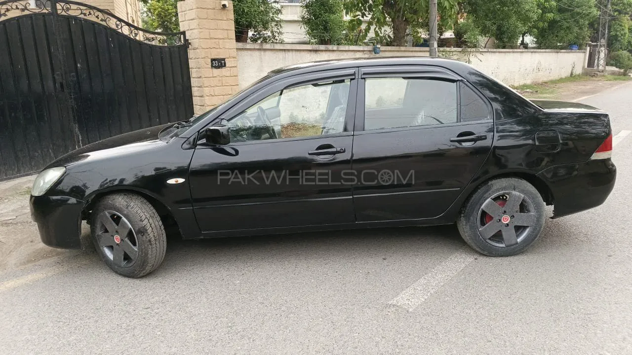 Mitsubishi Lancer